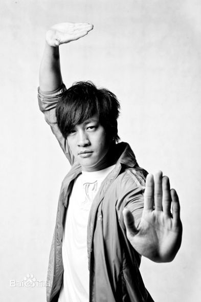 最新何润东(Peter Ho)壁纸