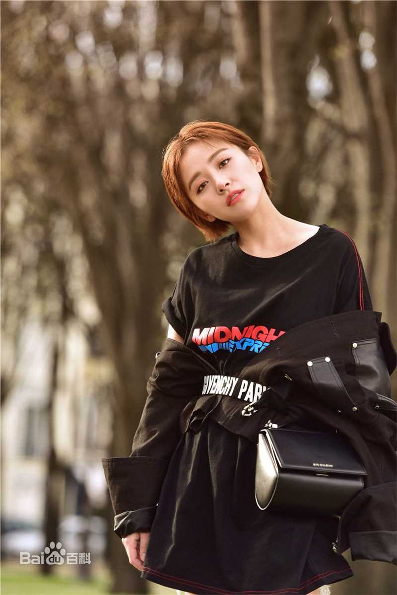 阚清子(Adi)时尚街拍图前后照片