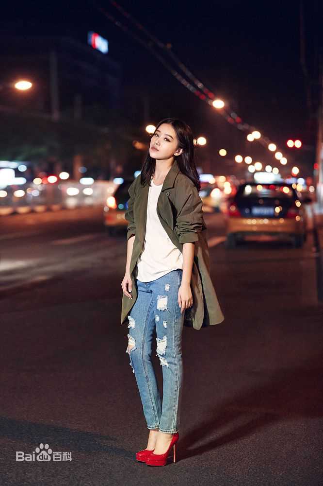 阚清子(Adi)时尚街拍图前后照片