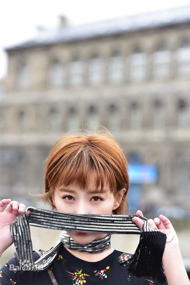 阚清子(Adi)时尚街拍图前后照片