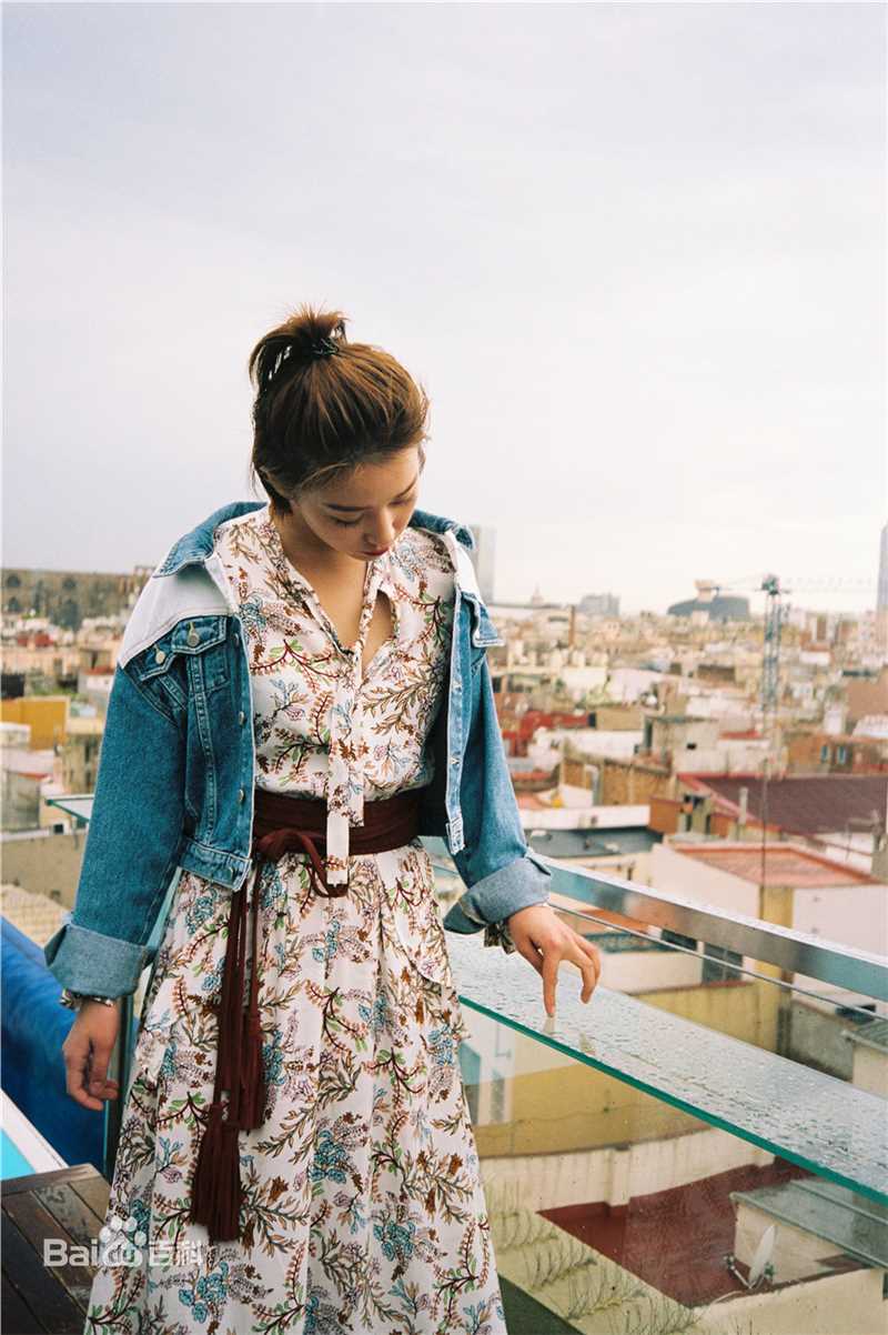 阚清子(Adi)时尚街拍图前后照片