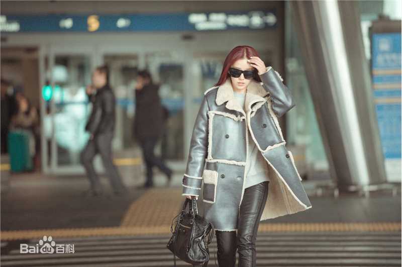 阚清子(Adi)时尚街拍图前后照片