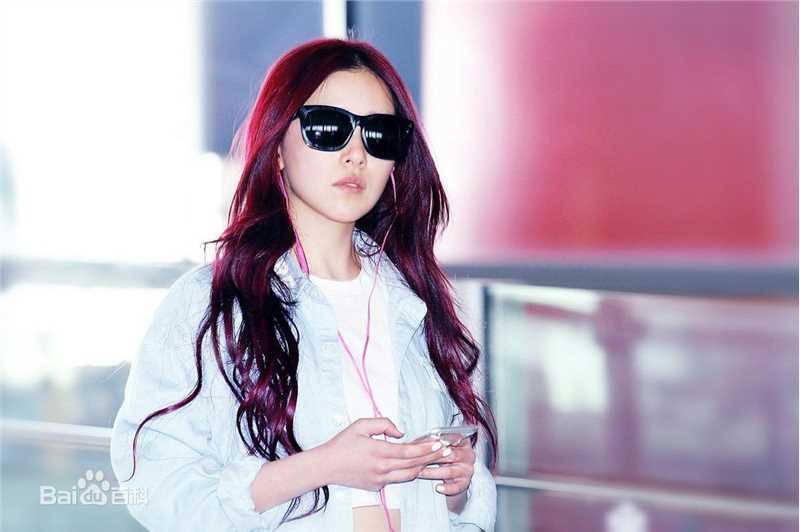 阚清子(Adi)时尚街拍图前后照片