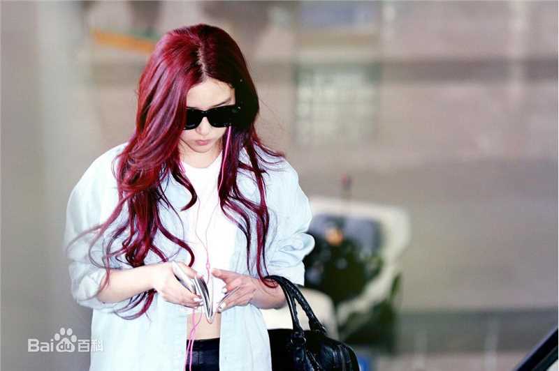 阚清子(Adi)时尚街拍图前后照片