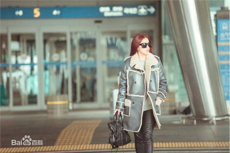 阚清子(Adi)时尚街拍图前后照片