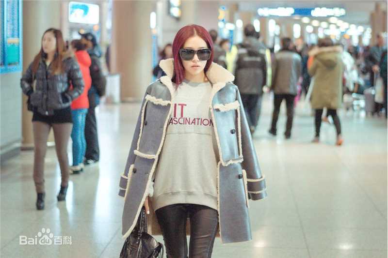 阚清子(Adi)时尚街拍图前后照片