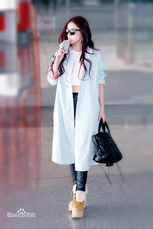 阚清子(Adi)时尚街拍图前后照片