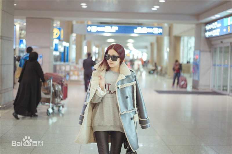 阚清子(Adi)时尚街拍图前后照片