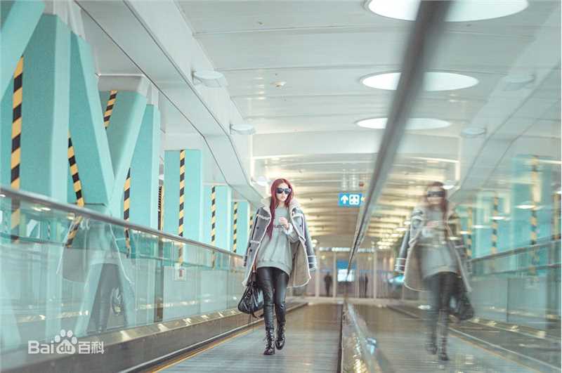 阚清子(Adi)时尚街拍图前后照片