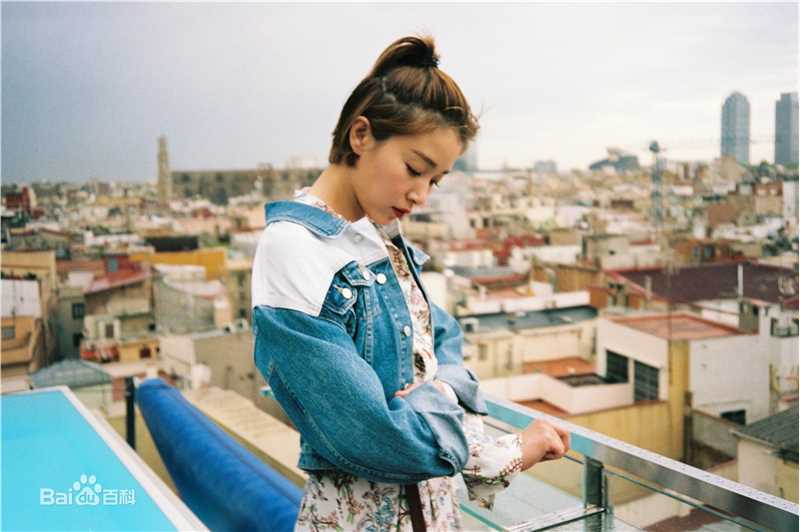 阚清子(Adi)时尚街拍图前后照片