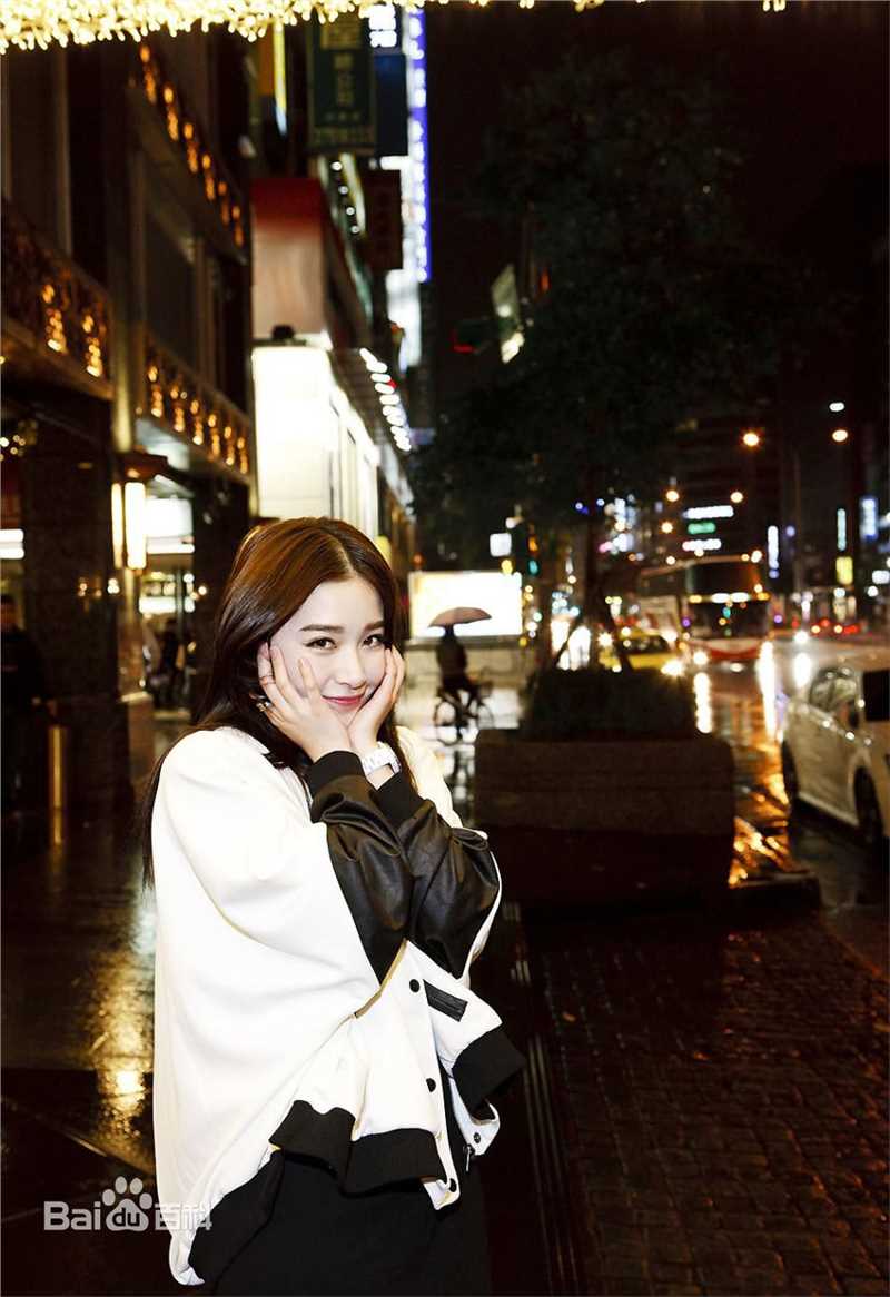 阚清子(Adi)时尚街拍图前后照片