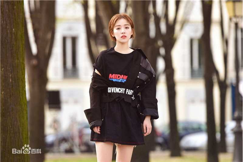 阚清子(Adi)时尚街拍图前后照片