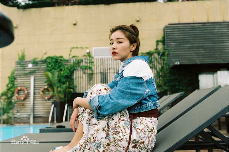 阚清子(Adi)时尚街拍图前后照片