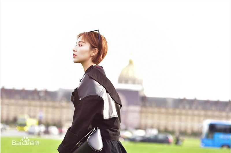 阚清子(Adi)时尚街拍图前后照片