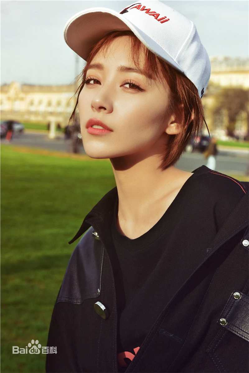 阚清子(Adi)时尚街拍图前后照片