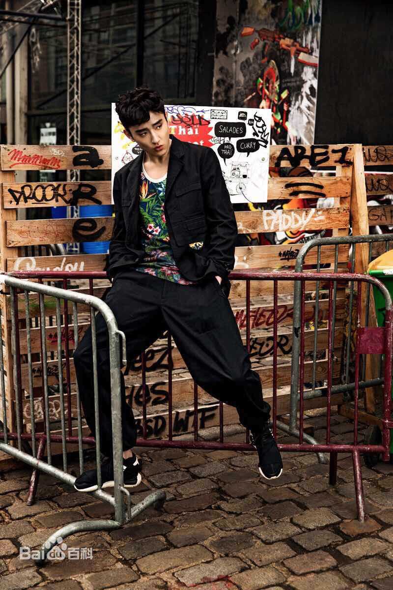 于小彤(Jim)精选杂志街拍时装周图片合辑图册