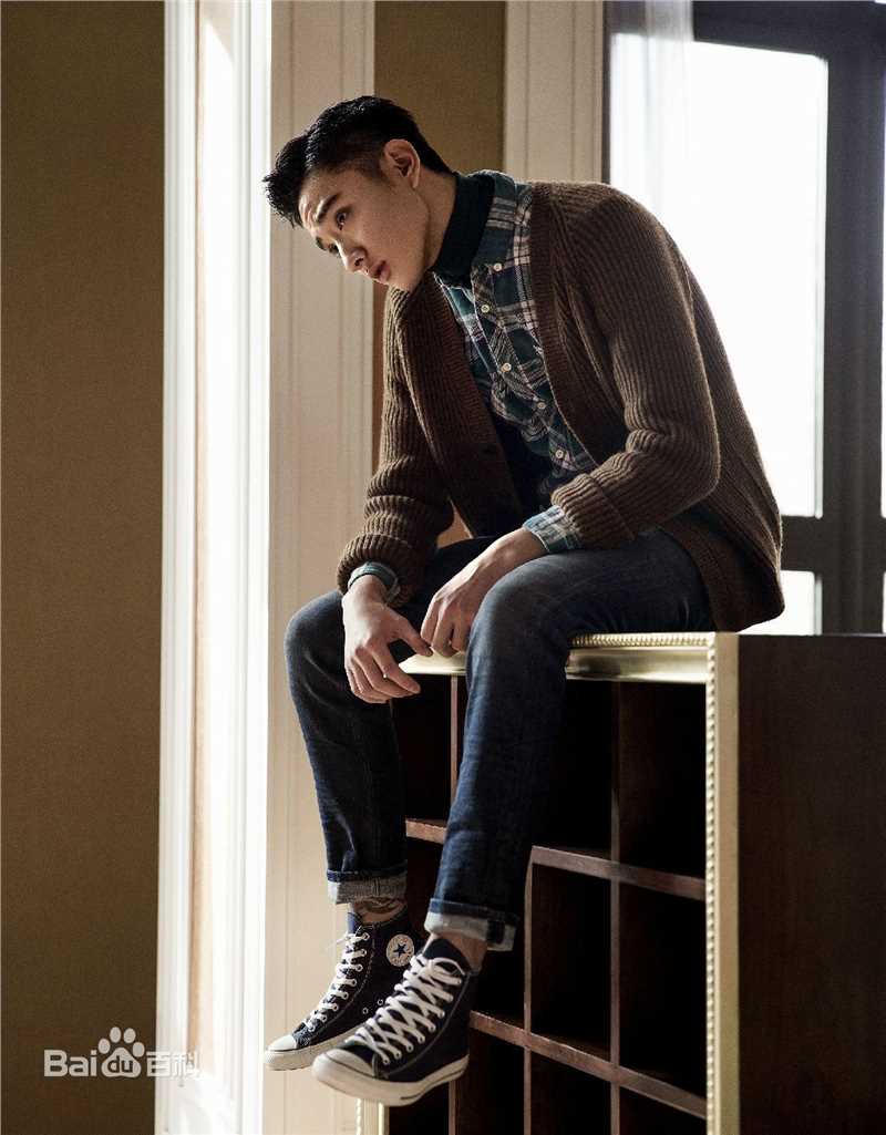 于小彤(Jim)精选杂志街拍时装周图片合辑图册