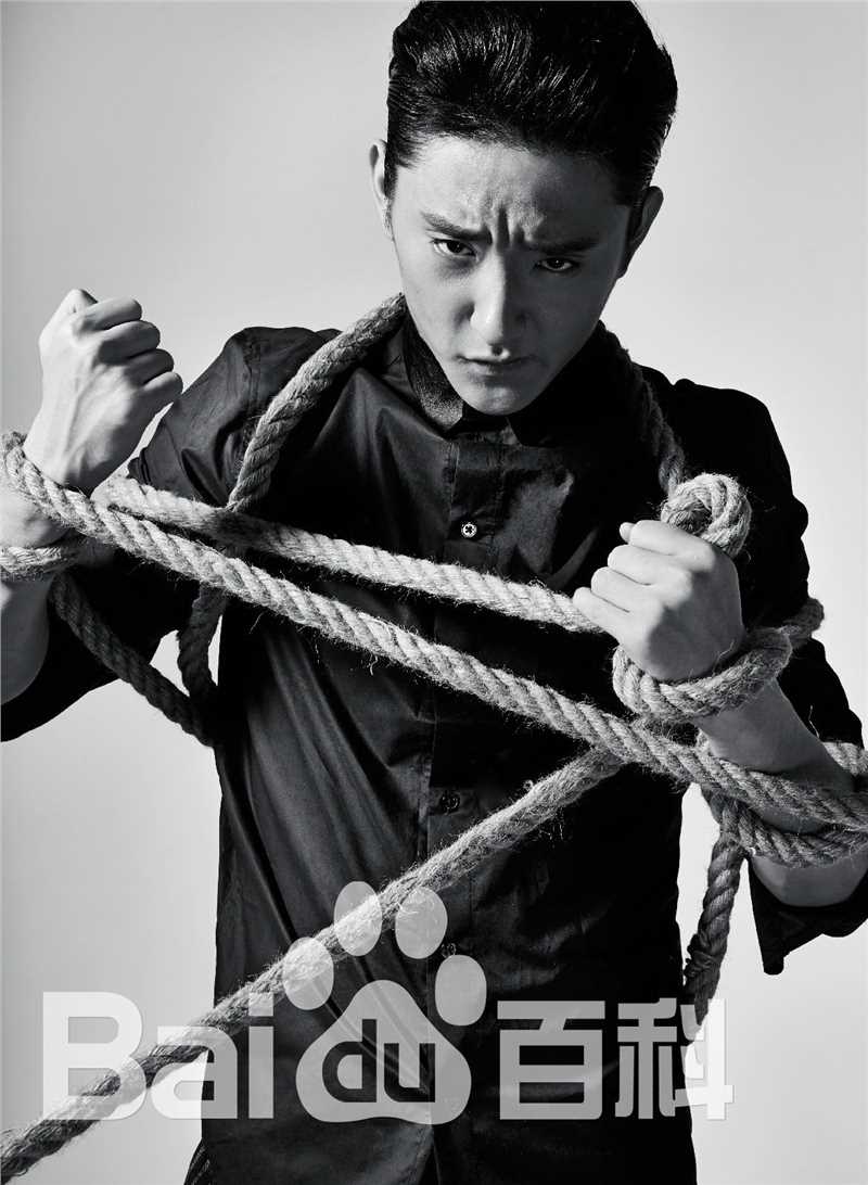 于小彤(Jim)精选杂志街拍时装周图片合辑图册