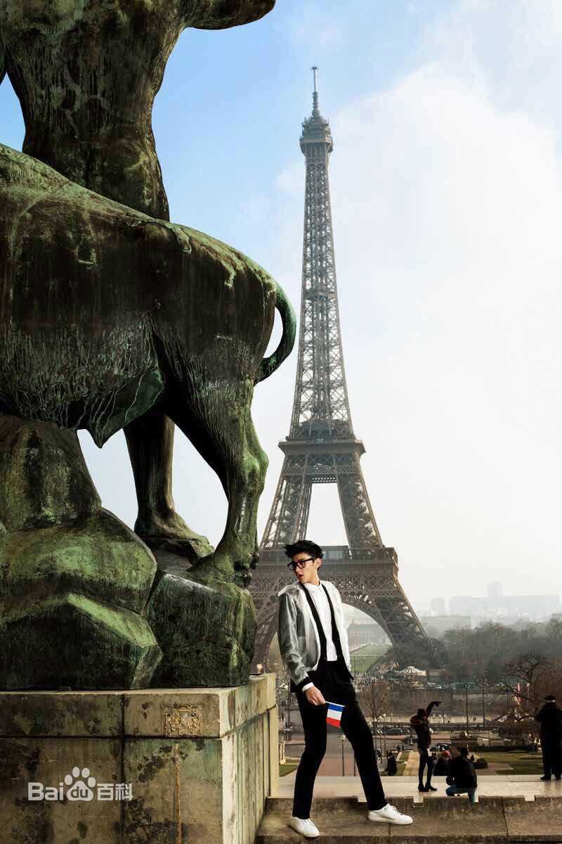 于小彤(Jim)精选杂志街拍时装周图片合辑图册