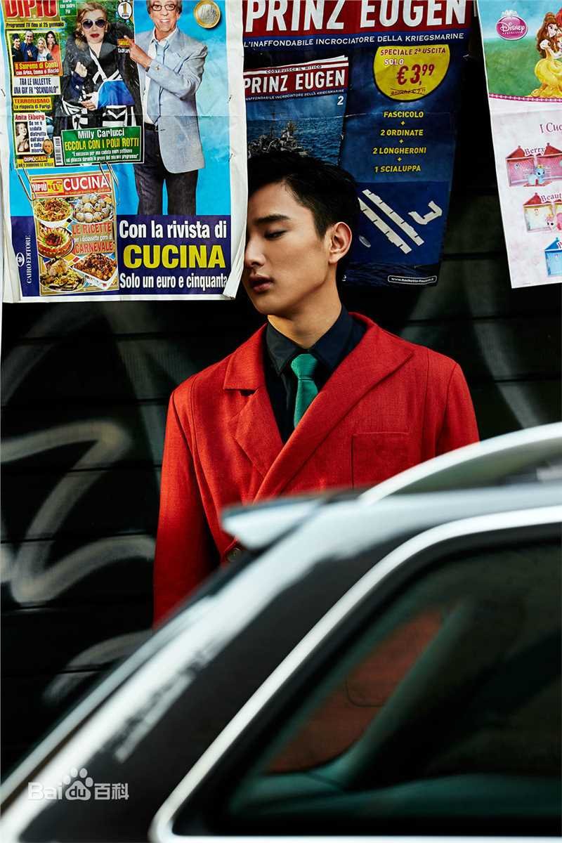 于小彤(Jim)精选杂志街拍时装周图片合辑图册