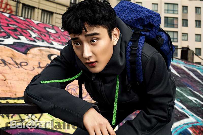 于小彤(Jim)精选杂志街拍时装周图片合辑图册