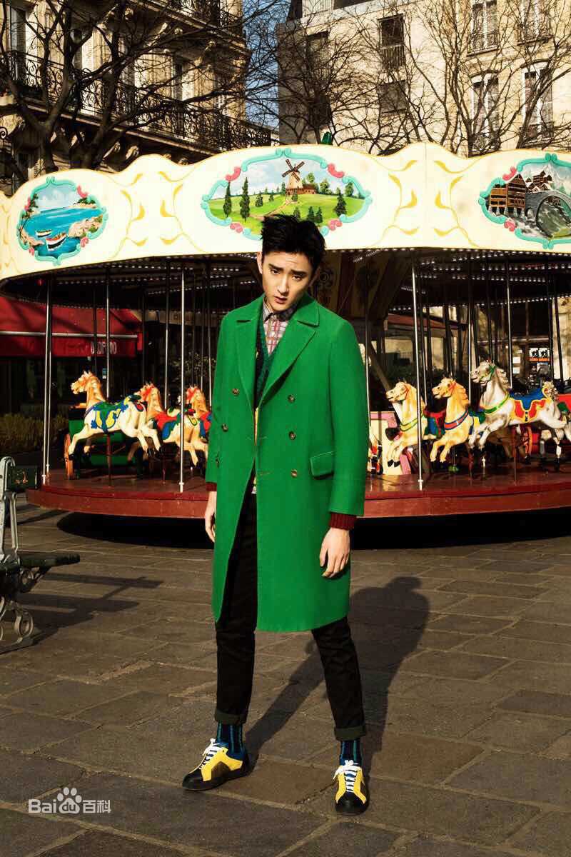 于小彤(Jim)精选杂志街拍时装周图片合辑图册