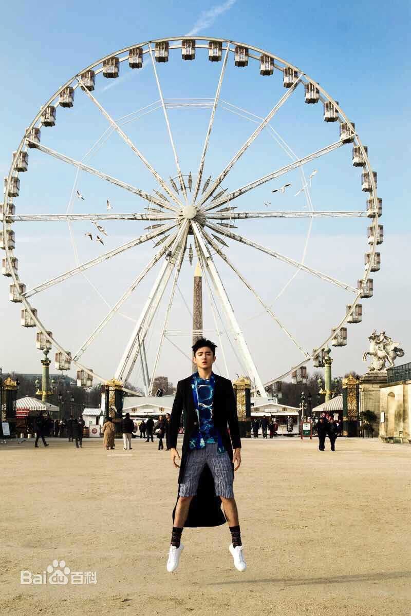 于小彤(Jim)精选杂志街拍时装周图片合辑图册