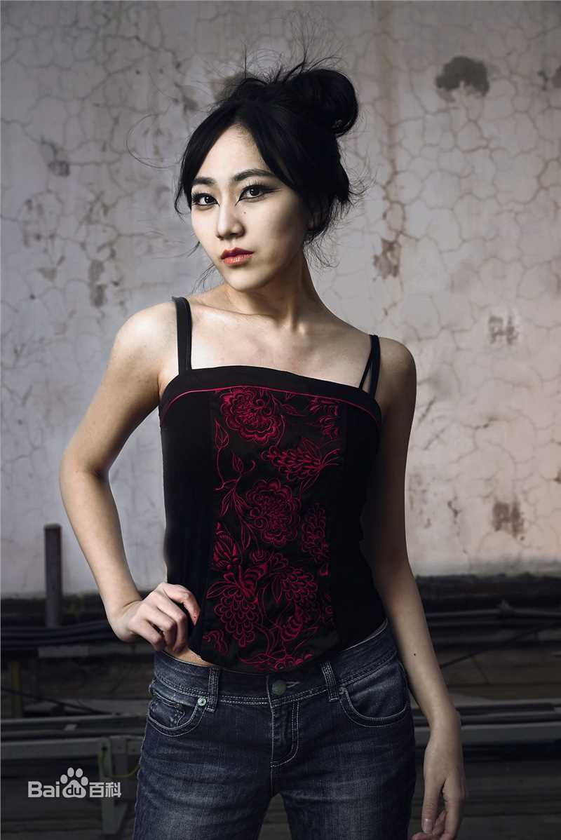 王欢高清照图集