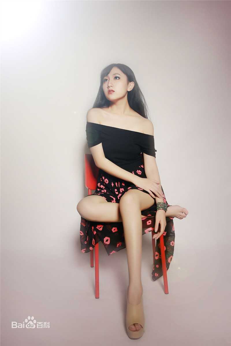 王欢高清照图集