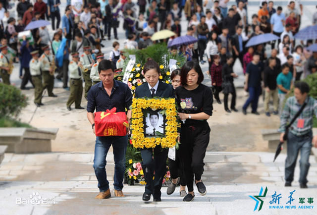 高清张超性感图片