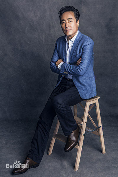 《杨立新》封面图片