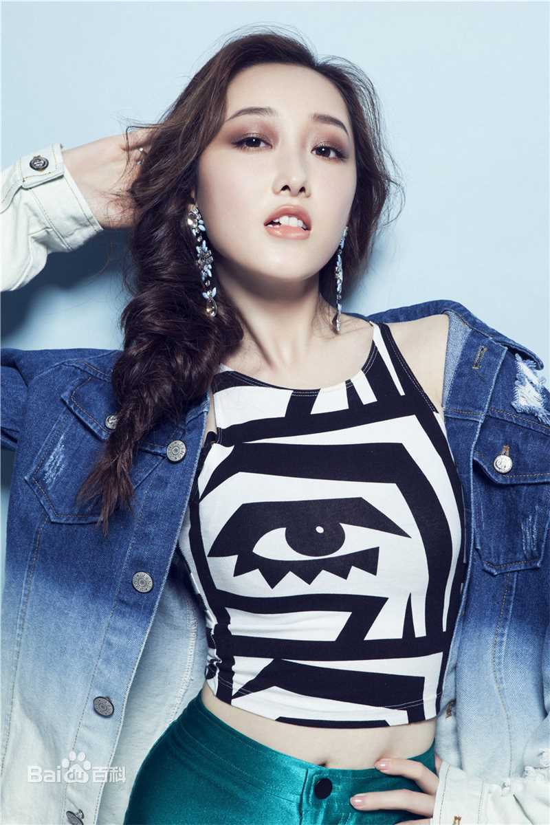 蒋梦婕平面时尚图素颜照壁纸