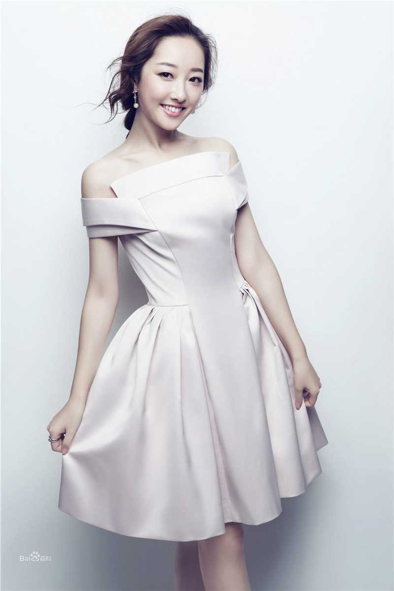 蒋梦婕平面时尚图素颜照壁纸