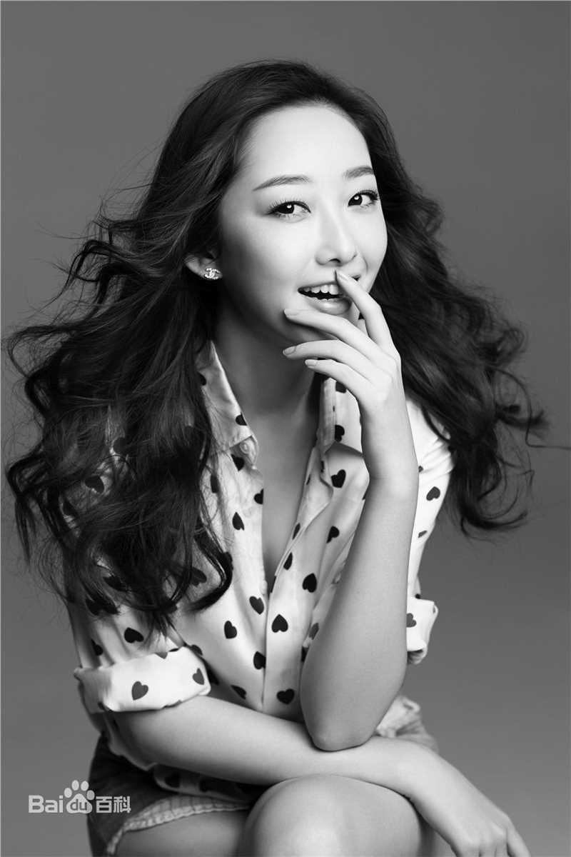 蒋梦婕平面时尚图素颜照壁纸