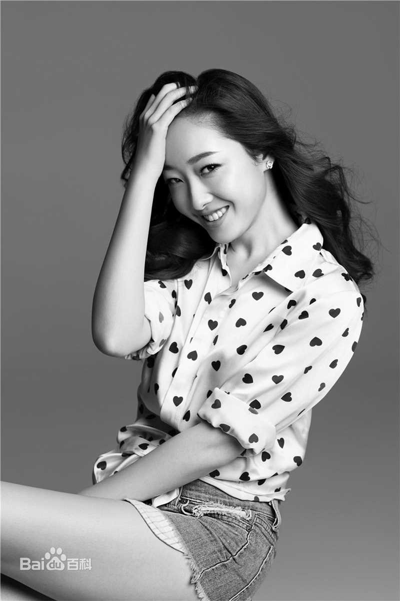 蒋梦婕平面时尚图素颜照壁纸