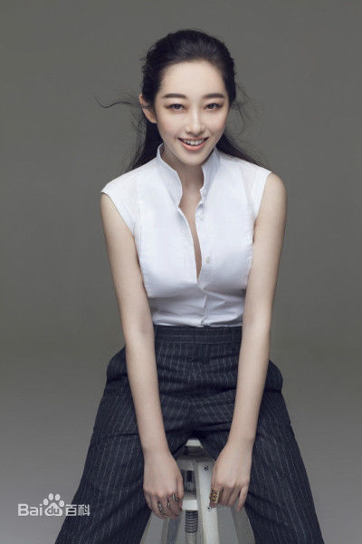 蒋梦婕平面时尚图素颜照壁纸