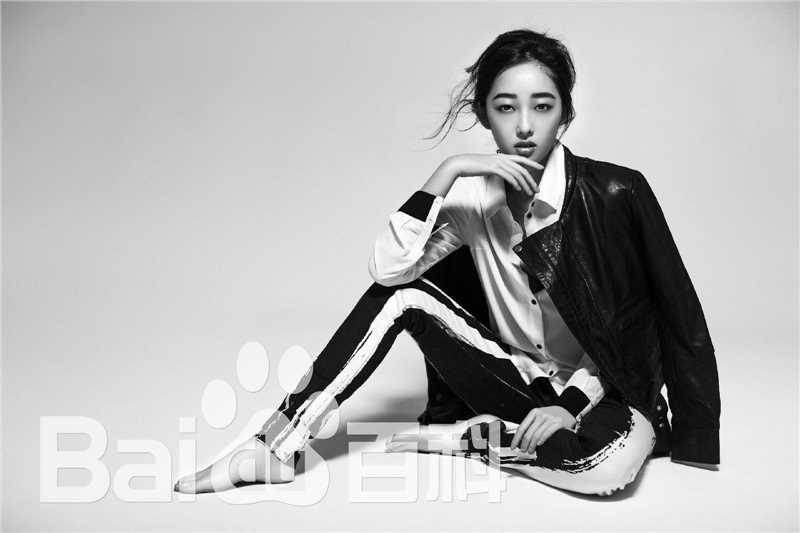 蒋梦婕最全杂志黑白壁纸