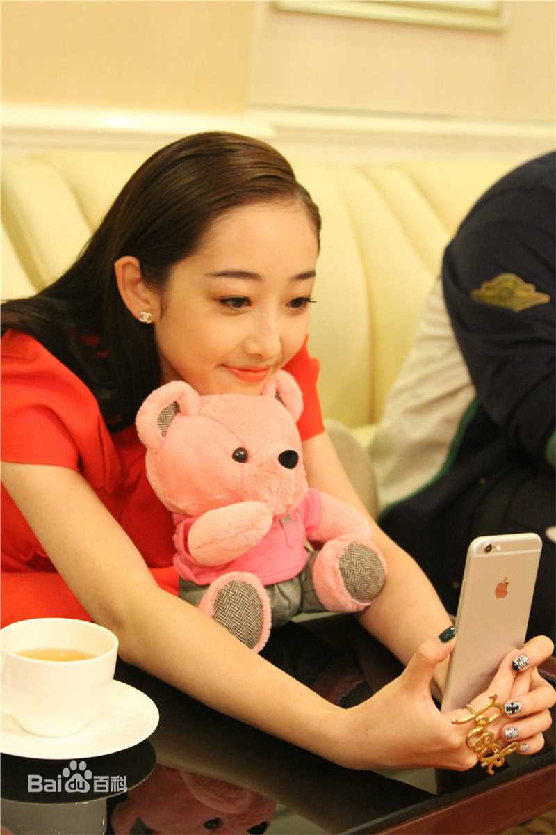 蒋梦婕活动照前后照片