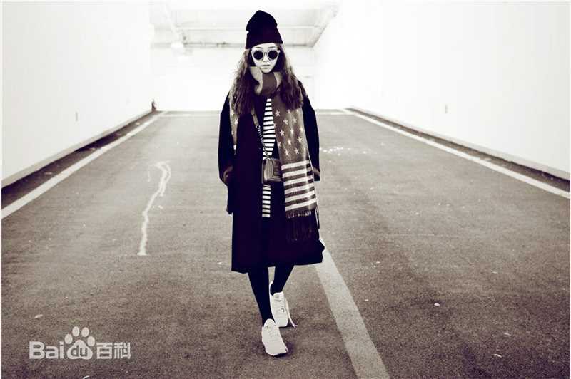 蒋梦婕最新杂志街拍壁纸