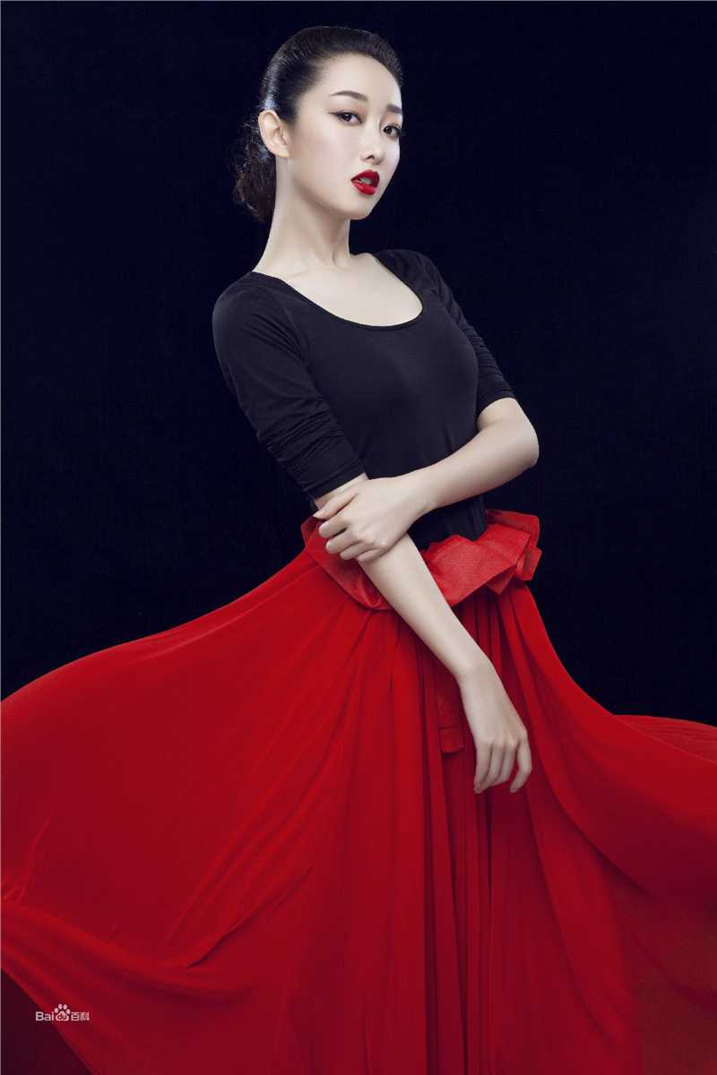 蒋梦婕平面时尚图前后照片