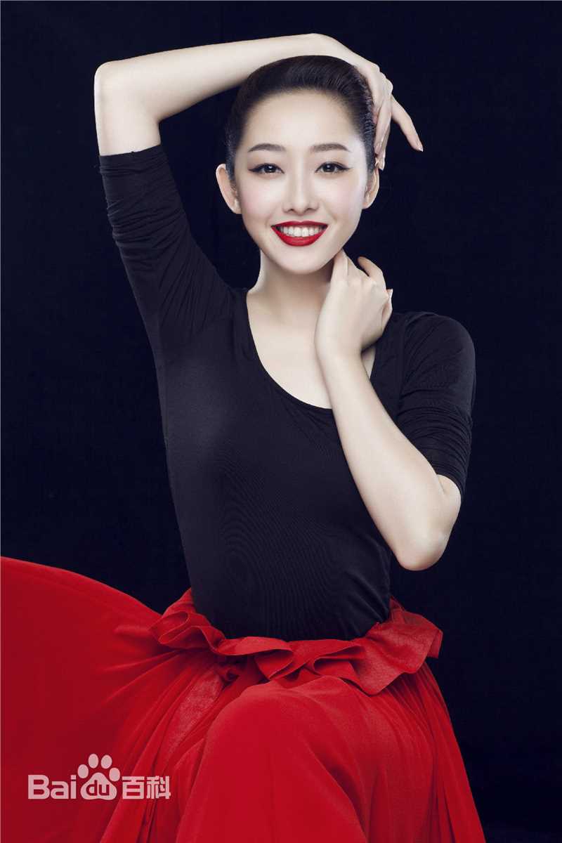 蒋梦婕平面时尚图前后照片