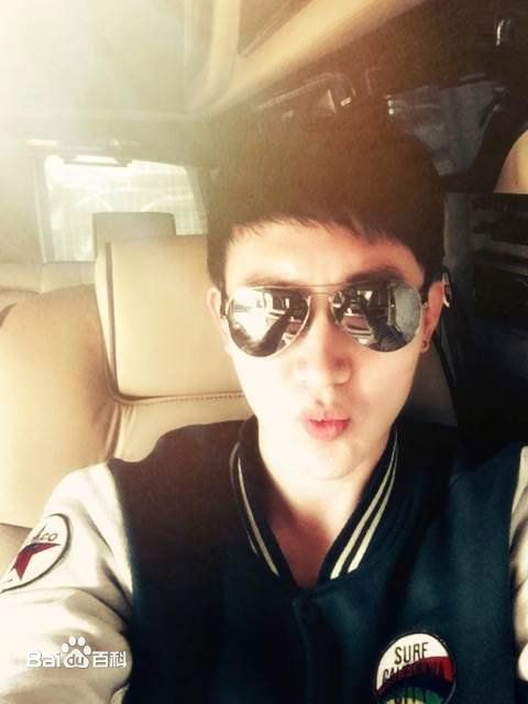 王龙华(Henry)最全壁纸