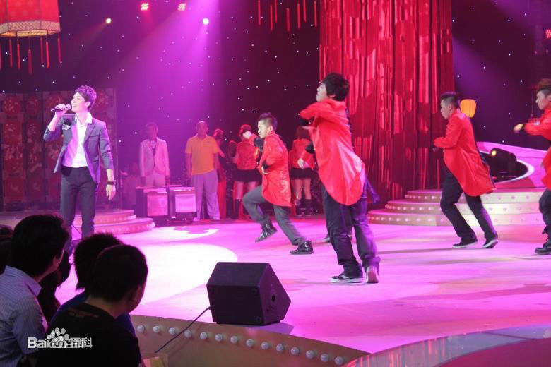 王龙华(Henry)唱歌素颜照相册