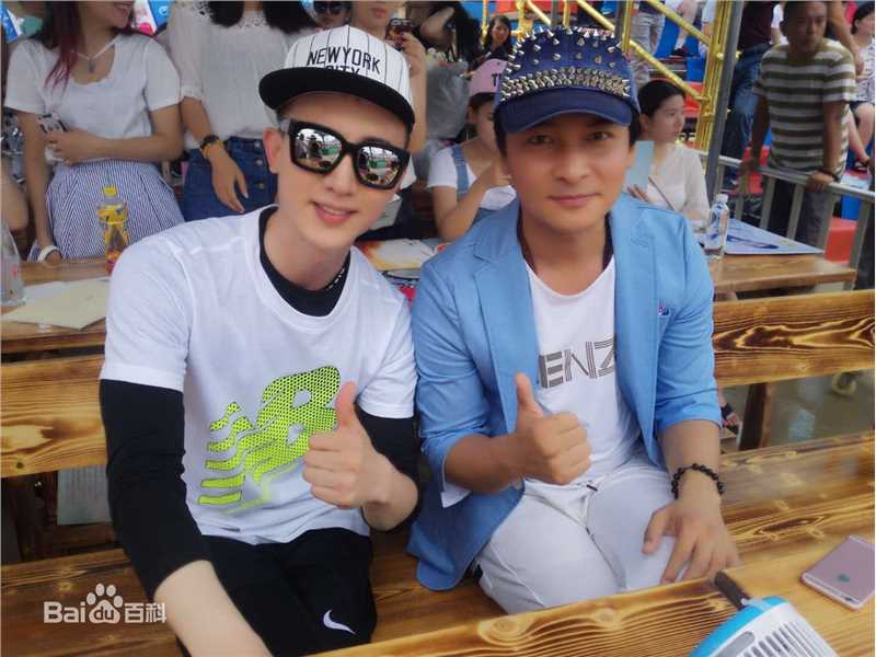 王龙华(Henry)活动壁纸壁纸