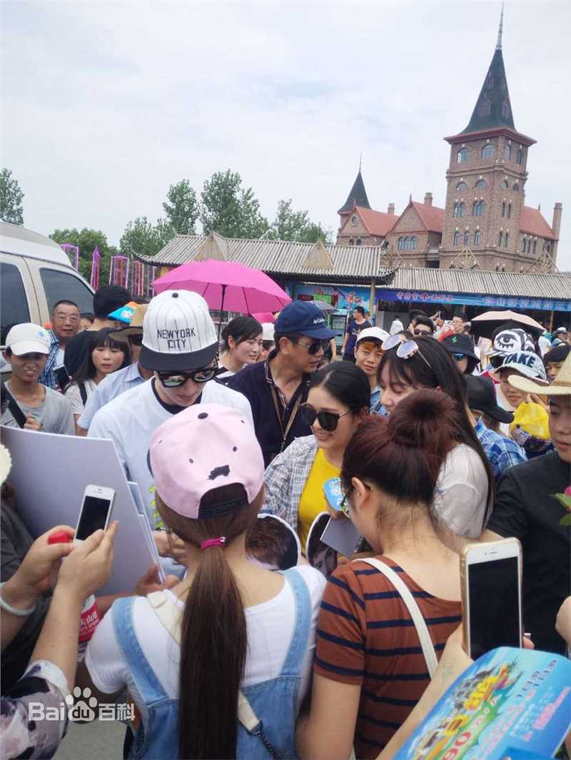 王龙华(Henry)活动壁纸壁纸