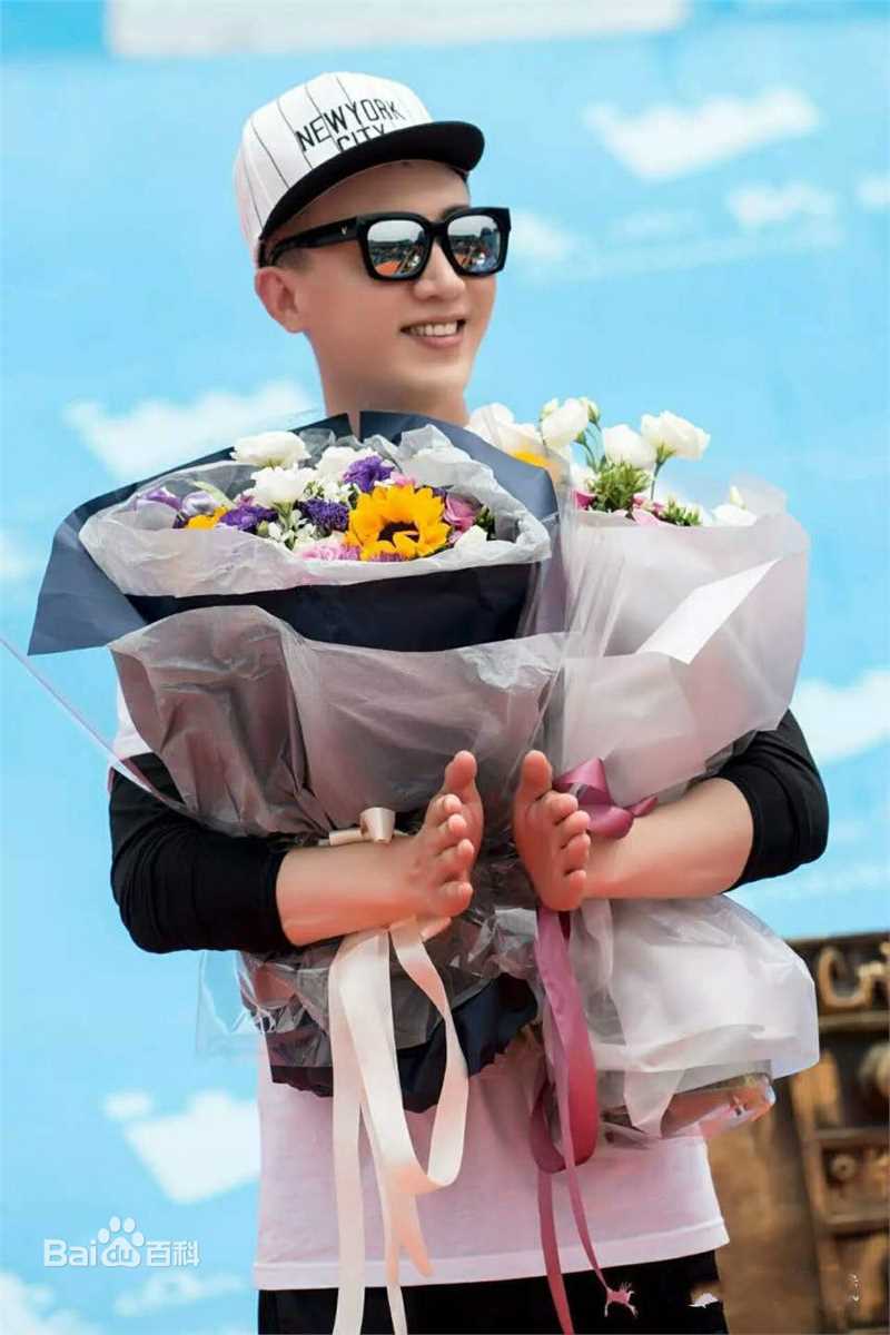 王龙华(Henry)活动壁纸壁纸