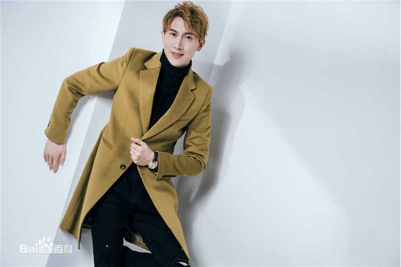 王龙华(Henry)最新壁纸