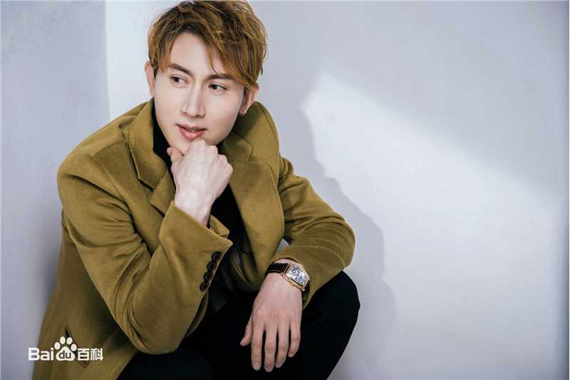 王龙华(Henry)最新壁纸