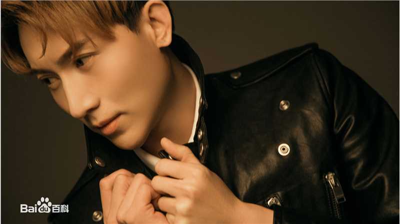 王龙华(Henry)最新壁纸