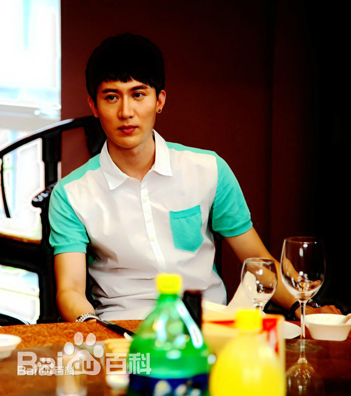 最全王龙华(Henry)在《天真遇到现实》中的壁纸